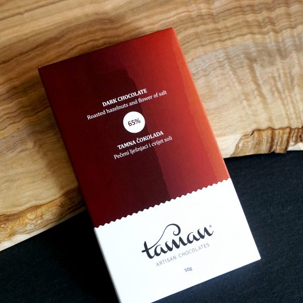 TAMAN tamna čokolada s pečenim lješnjacima i cvijetom soli